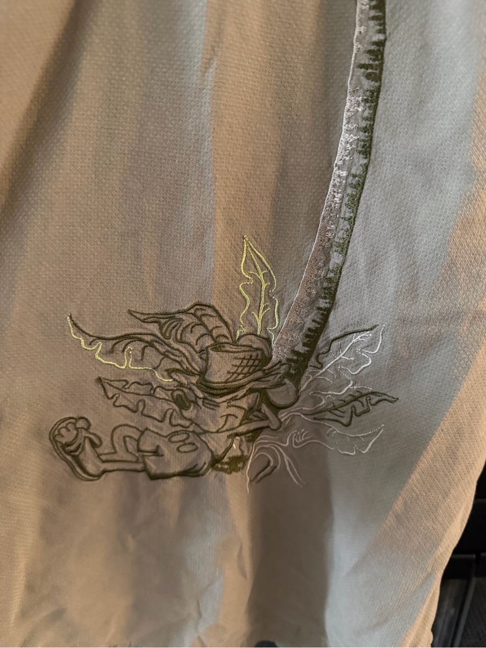 Vintage Disneyland Resort Mickey Mouse Silk Blend Hawaiian Embroidered Button-up - Picture 6 of 7